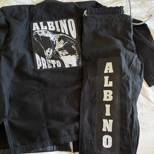 Albino and Preto Grappling Force Gi. Size A1.
